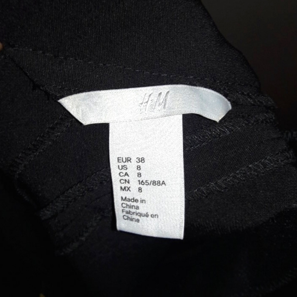 H&M Classic Black & White V-Neck Dress, 8 - Picture 7 of 8